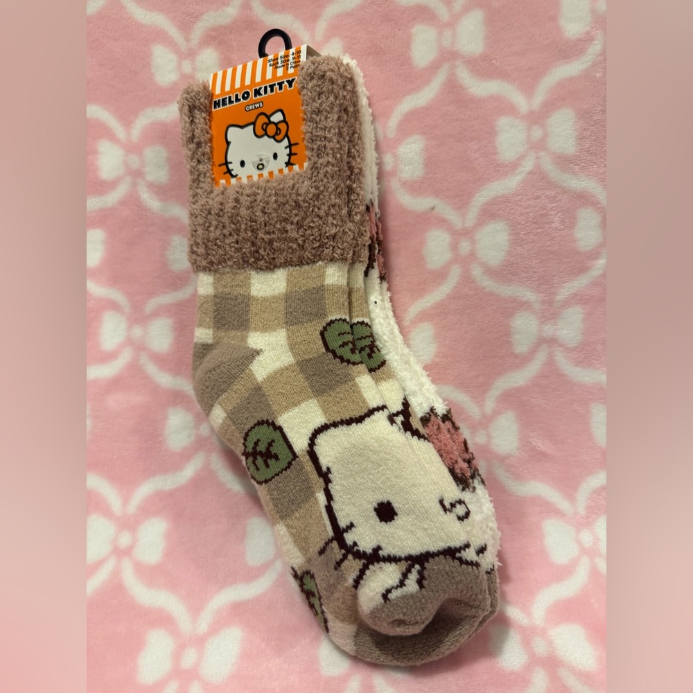 Hello Kitty Fuzzy Brown and White Socks